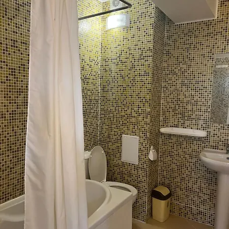 Casa de hóspedes канаванс - 2 минути до плажа, Free Parking And Wifi