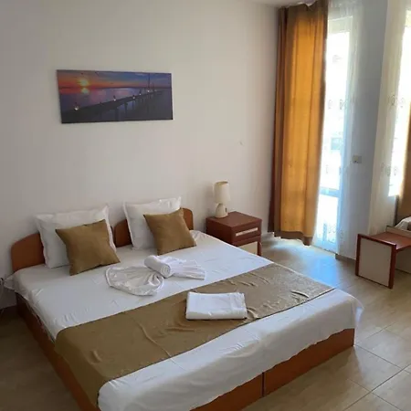 канаванс - 2 минути до плажа, Free Parking And Wifi Casa de hóspedes *