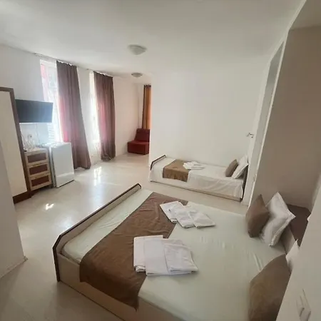 канаванс - 2 минути до плажа, Free Parking And Wifi Casa de hóspedes
