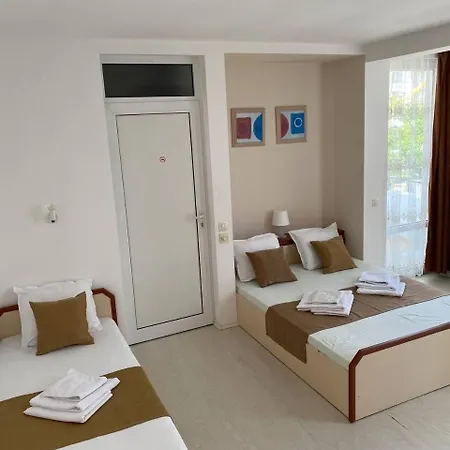 канаванс - 2 минути до плажа, Free Parking And Wifi Casa de hóspedes *