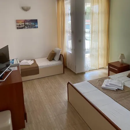 канаванс - 2 минути до плажа, Free Parking And Wifi Casa de hóspedes
